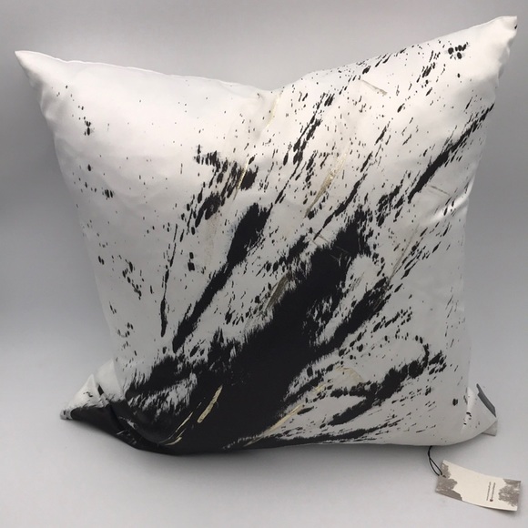 Aviva Stanoff Mod Art Metallic Contemporary Decorative Throw Pillow Blac…